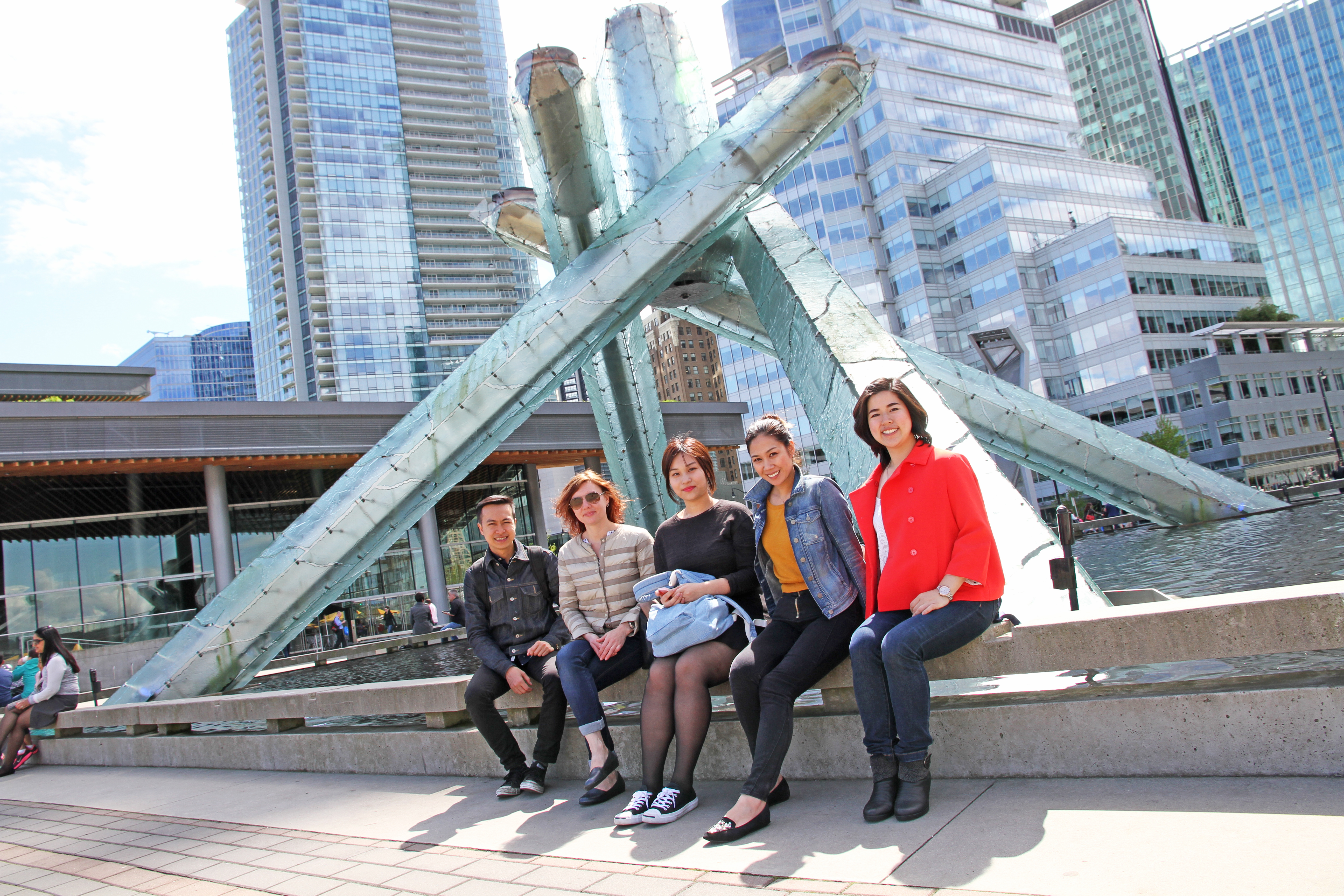 ilsc-vancouver-students-downtown