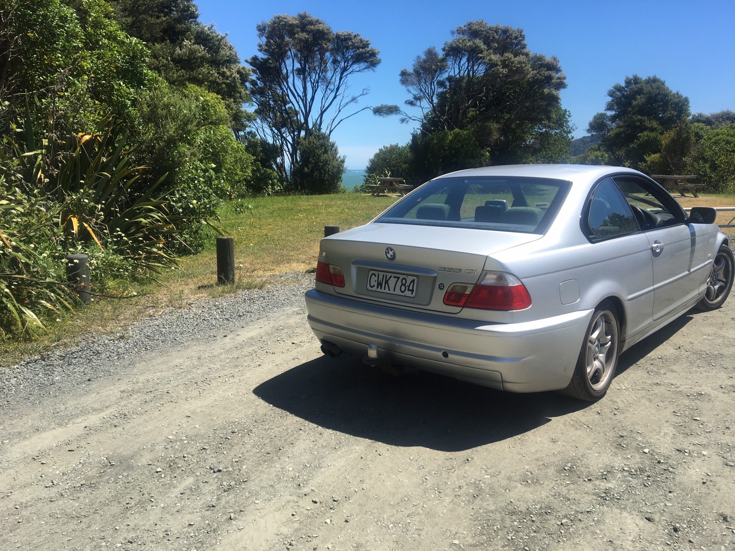 近場を旅行した時の車