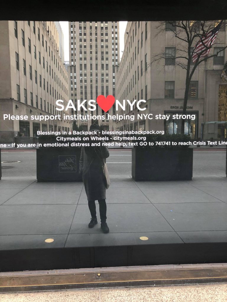 ニューヨークの百貨店サックスのお店のメッセージ