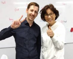 外国人英語教師と日本人留学生