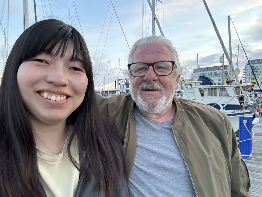 日本人女性とイギリス人老年齢男性