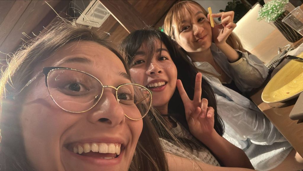 外国人女性と日本人女性