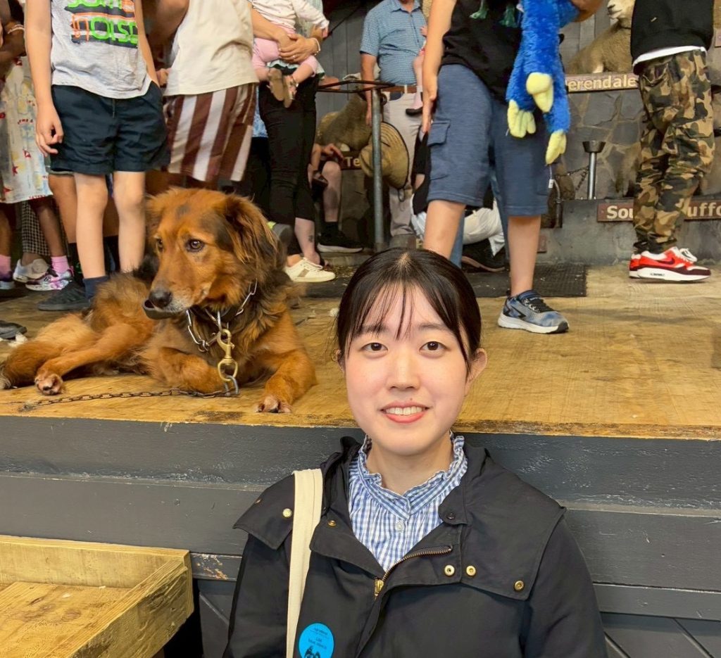 ニュージーランドを観光している日本人女性